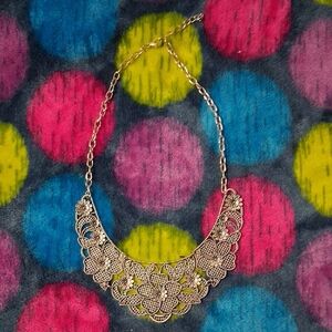 Elegant Silver Floral Necklace. HYPOALERGENIC.WONT TARNISH.WATERPROOF